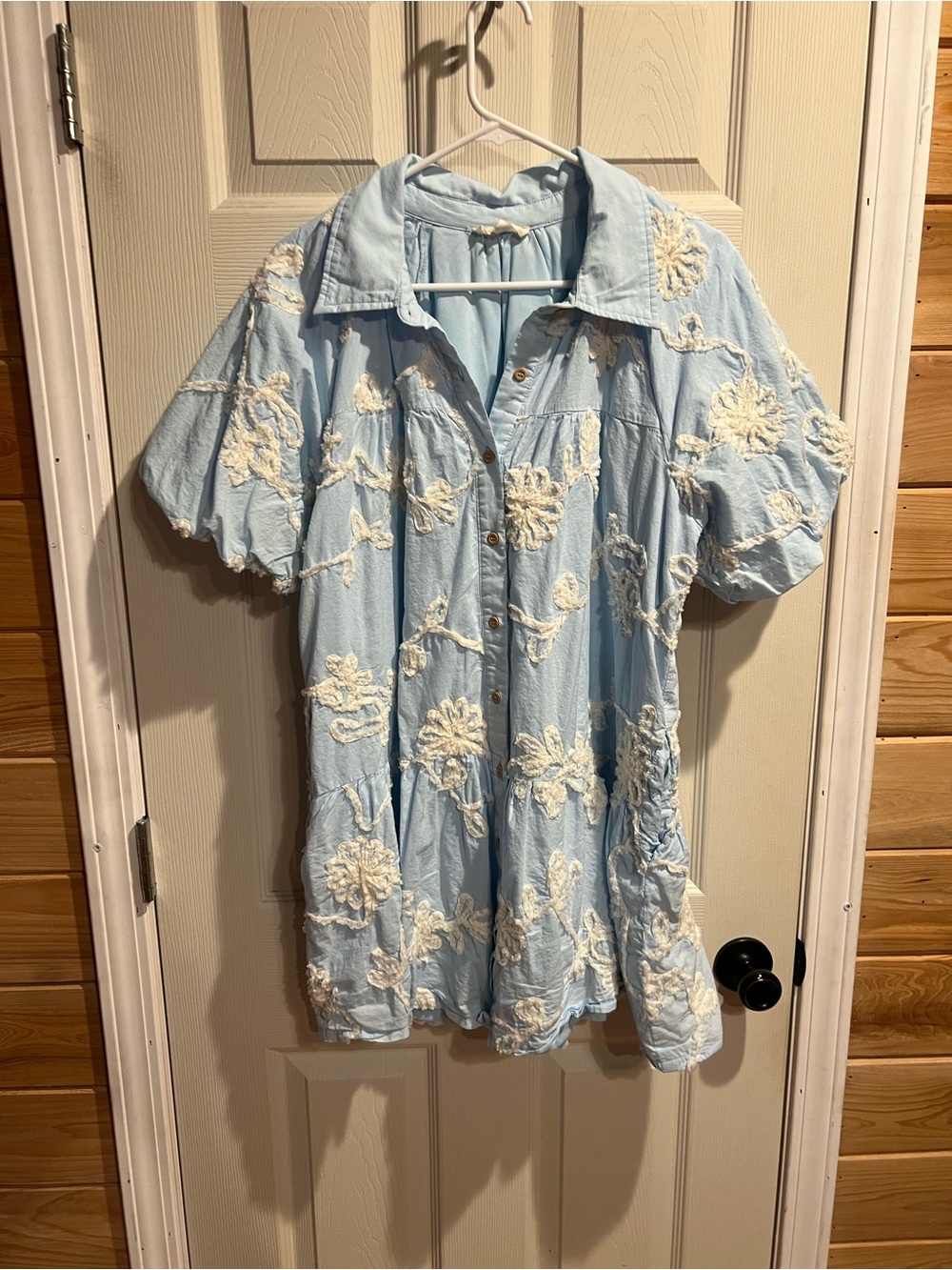 entro Light Blue Button-Front Dress with Cream Floral Appliqué
